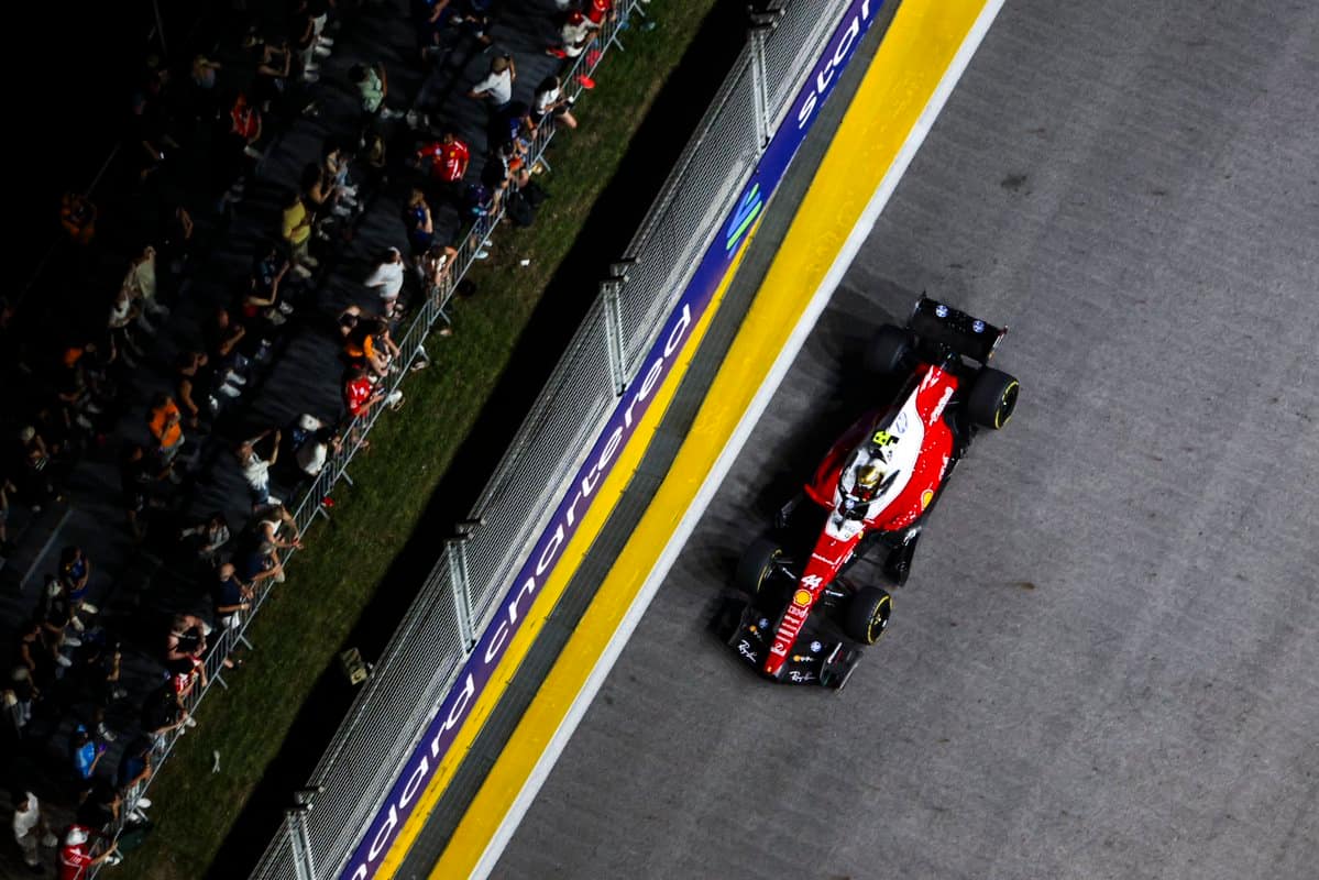 Hamilton's Partner Kim Kardashian Chats with Brundle at Singapore GP