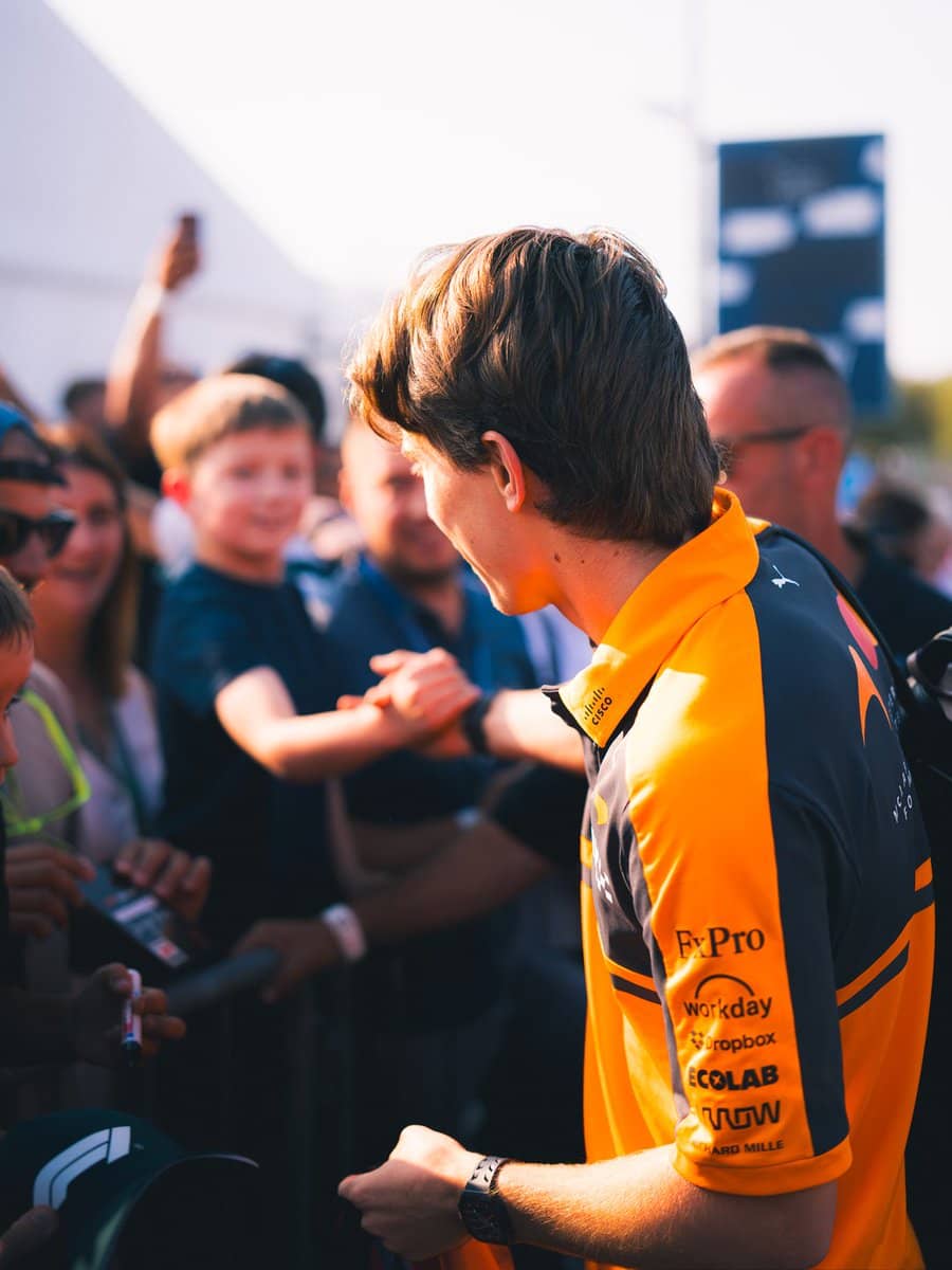 F1 Fans Urge Oscar Piastri to Move On from McLaren Amid Advice from Johnny Herbert
