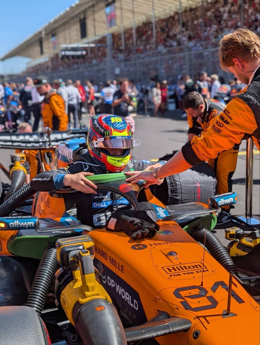 Johnny Herbert Advises Oscar Piastri to Take Charge at McLaren Like Mark Webber Did